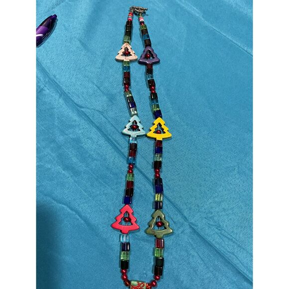 Gorgeous Glass Christmas Tree Necklace - Picture 8 of 8